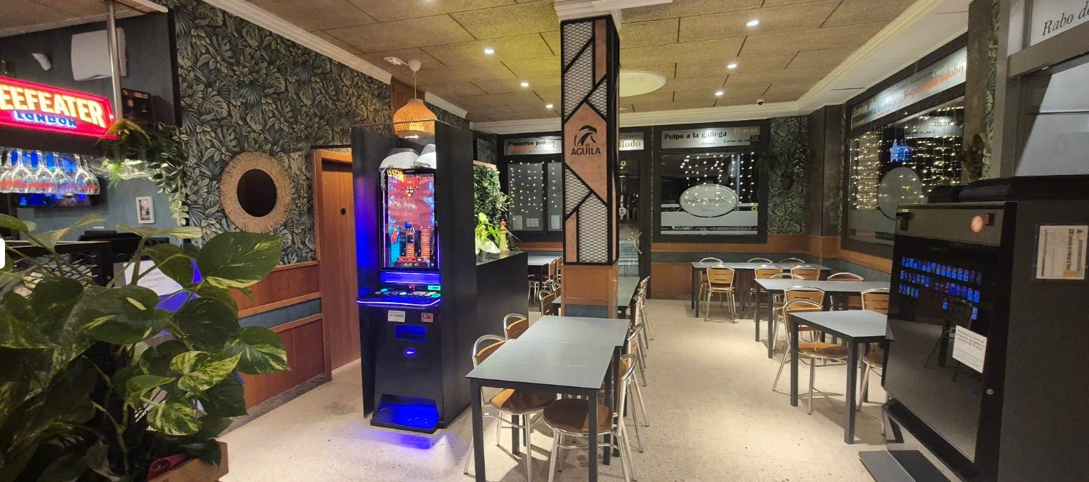Interior de ALSUS BAR RESTAURANT